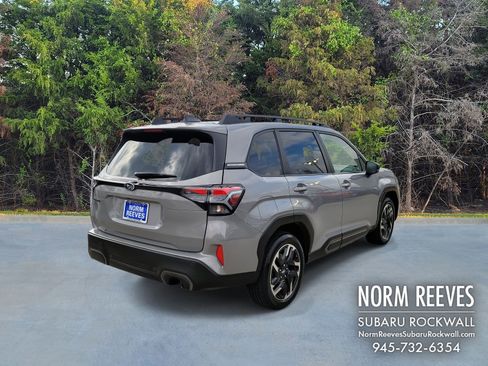Used 2025 Subaru Forester Limited image 17