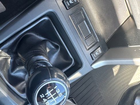 Used 2016 Subaru Forester 2.5i Premium image 28