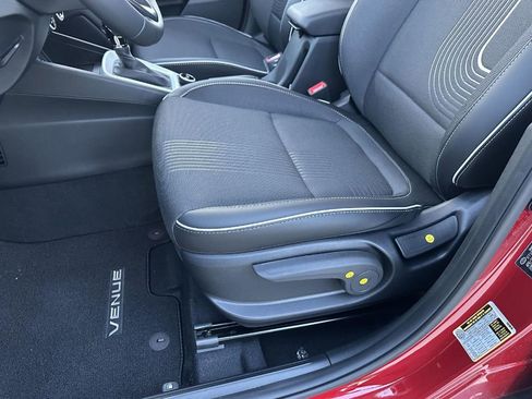 New 2025 Hyundai Venue Limited image 13