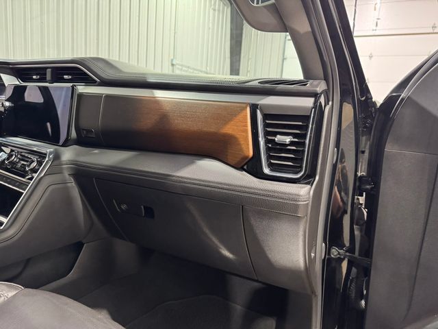 Used 2024 GMC Sierra 2500 Denali w/ Denali Reserve Package AWD/4WD image 25