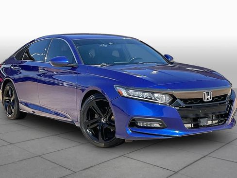Used 2018 Honda Accord Sport image 3
