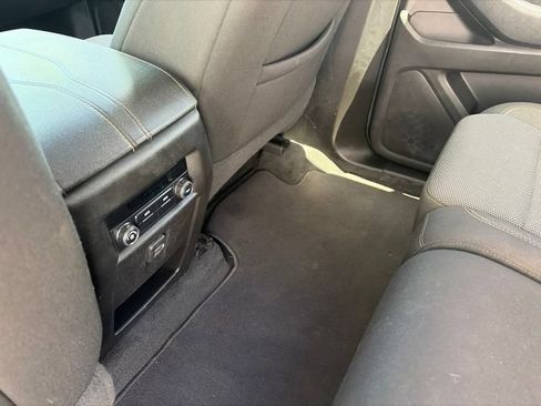 Used 2021 Chevrolet Traverse LS AWD/4WD image 32