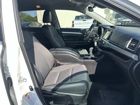 Used 2018 Toyota Highlander Plus image 22