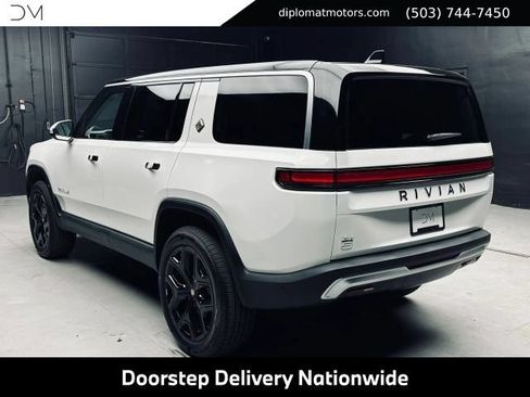 Used 2024 Rivian R1S Adventure AWD/4WD image 4