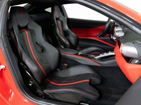 Used 2018 Ferrari 812 Superfast RWD image 36
