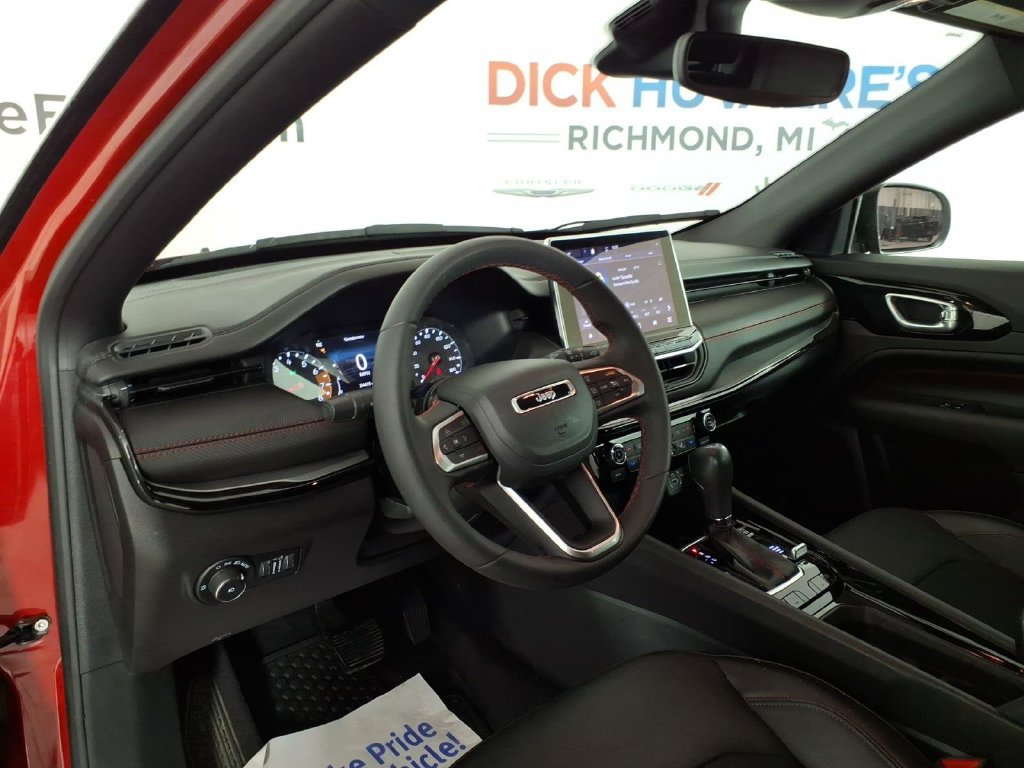 Used 2023 Jeep Compass Trailhawk AWD/4WD image 13