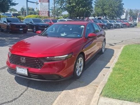 Used 2023 Honda Accord LX image 3