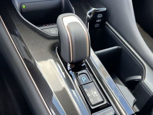 New 2025 Toyota Crown Signia image 17