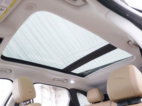 Used 2023 Jaguar F-PACE S image 25