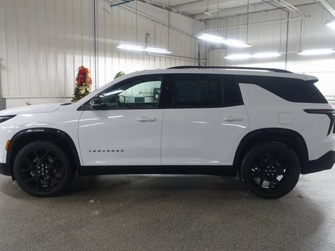 Used 2024 Chevrolet Traverse RS image 4