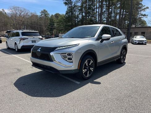 Used 2024 Mitsubishi Eclipse Cross SE image 2