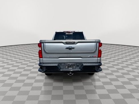 Used 2023 Chevrolet Silverado 1500 ZR2 w/ Technology Package AWD/4WD image 9
