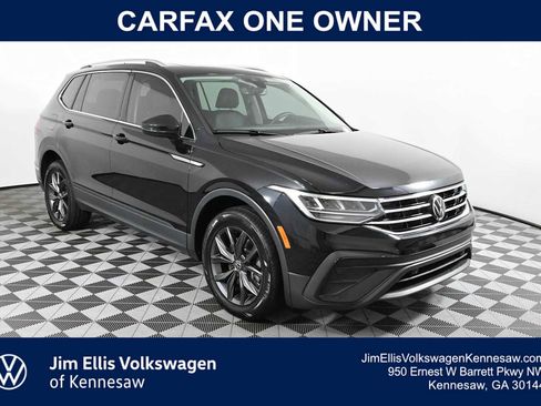 Certified 2022 Volkswagen Tiguan SE w/ Panoramic Sunroof Package AWD/4WD image 1