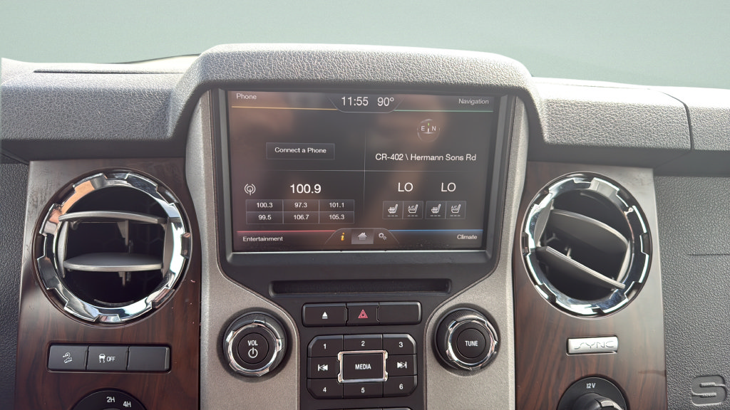 Used 2016 Ford F250 Lariat w/ Lariat Ultimate Package AWD/4WD image 25