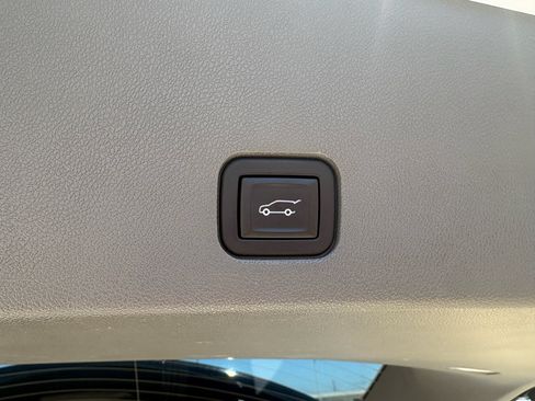 Used 2024 Cadillac XT6 Premium Luxury AWD/4WD image 35