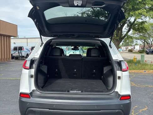 Used 2021 Jeep Cherokee Latitude Plus AWD/4WD image 10