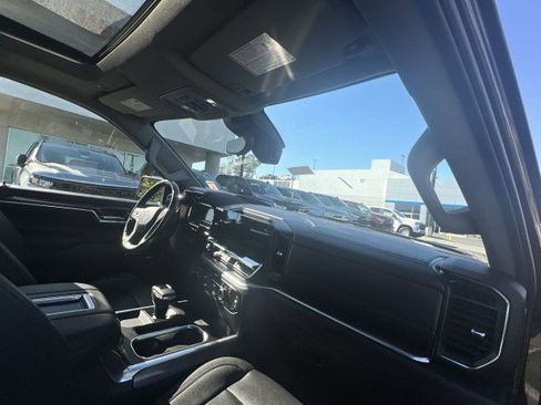 Used 2022 Chevrolet Silverado 1500 LTZ w/ LTZ Premium Package image 29