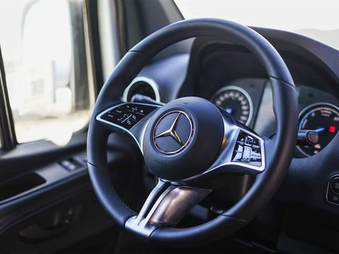New 2024 Mercedes-Benz eSprinter 170 Cargo image 19