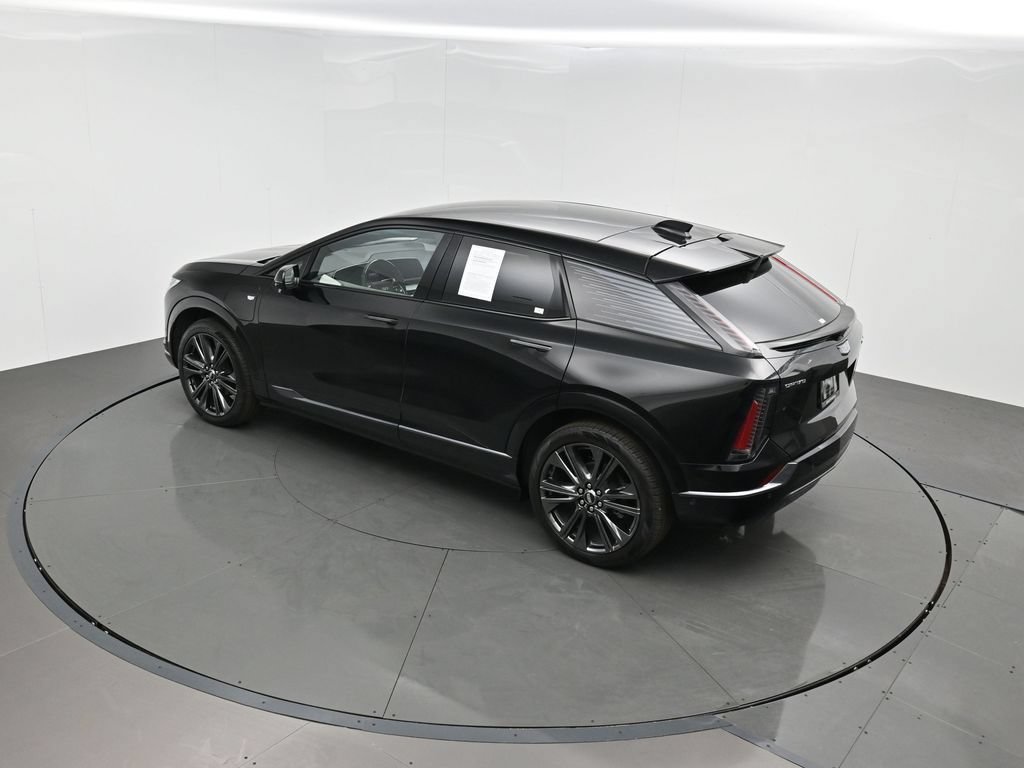 Certified 2025 Cadillac Optiq Sport 2 AWD/4WD image 43