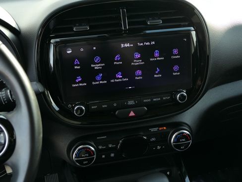 Used 2023 Kia Soul EX image 16