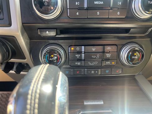 Used 2017 Ford F150 Lariat w/ Equipment Group 502A Luxury AWD/4WD image 23