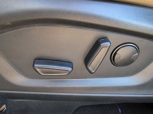 Used 2023 Ford Explorer XLT w/ Equipment Group 202A image 18