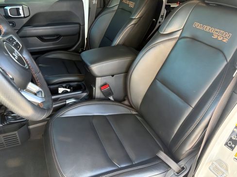 Used 2022 Jeep Wrangler Unlimited Rubicon w/ Trailer Tow Package image 17