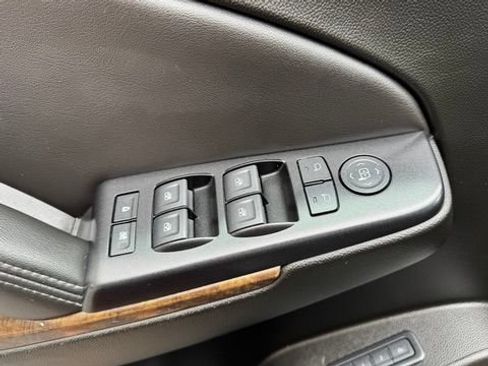 Used 2020 Chevrolet Suburban LT AWD/4WD image 13