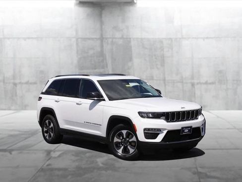 Used 2024 Jeep Grand Cherokee Limited 4xe AWD/4WD image 2
