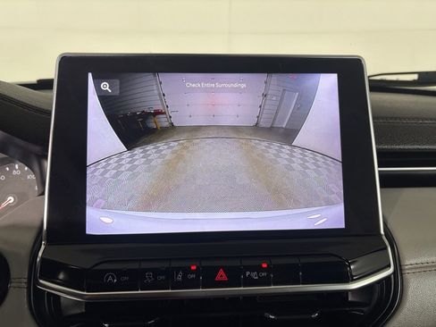 Used 2024 Jeep Compass Limited image 14