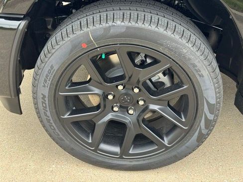 New 2026 RAM 1500 Laramie AWD/4WD image 44