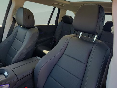 New 2026 Mercedes-Benz GLS 450 4MATIC image 16