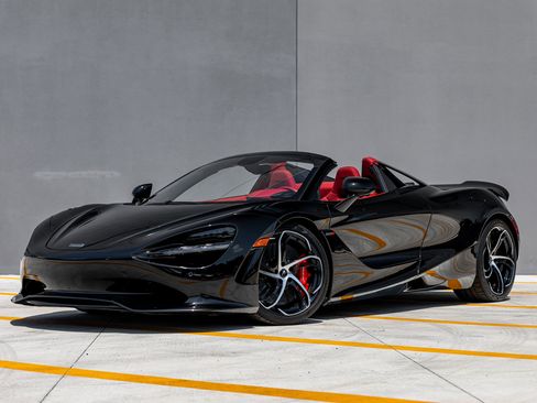 Used 2024 McLaren 750S Spider image 24