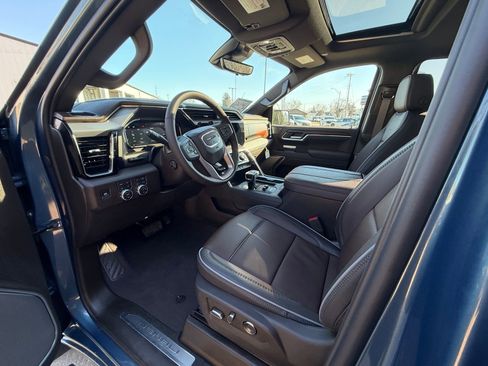 New 2026 GMC Sierra 1500 Denali w/ Denali Reserve Package AWD/4WD image 11
