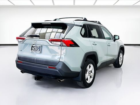 Used 2019 Toyota RAV4 XLE w/ Carpet Mat Package FWD image 4