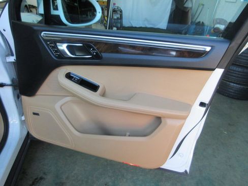 Used 2017 Porsche Macan S AWD/4WD image 21