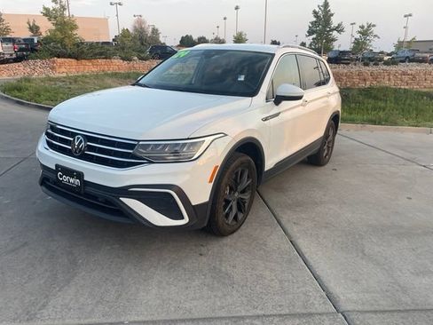 Used 2024 Volkswagen Tiguan SE AWD/4WD image 4