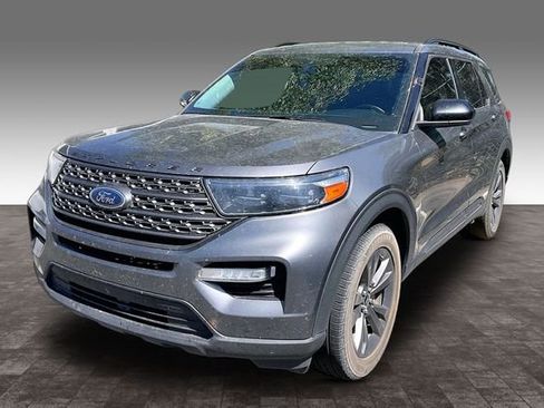 Used 2022 Ford Explorer XLT w/ Equipment Group 202A AWD/4WD image 1