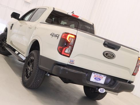 New 2025 Ford Ranger Lariat w/ Black Appearance Package image 29