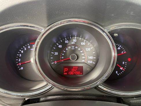Used 2012 Kia Sorento LX w/ Convenience Pkg FWD image 17