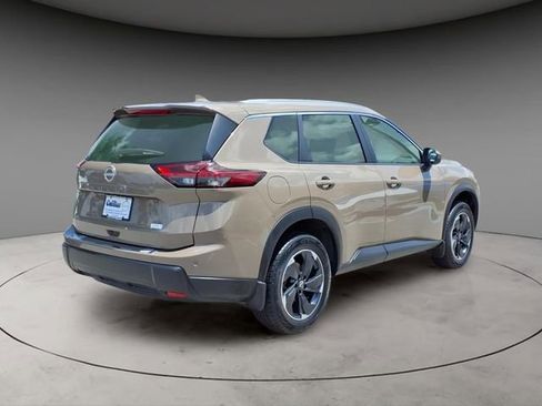 Certified 2025 Nissan Rogue SV w/ SV Premium Package AWD/4WD image 10