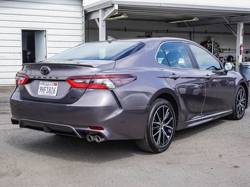 Used 2023 Toyota Camry SE FWD image 6