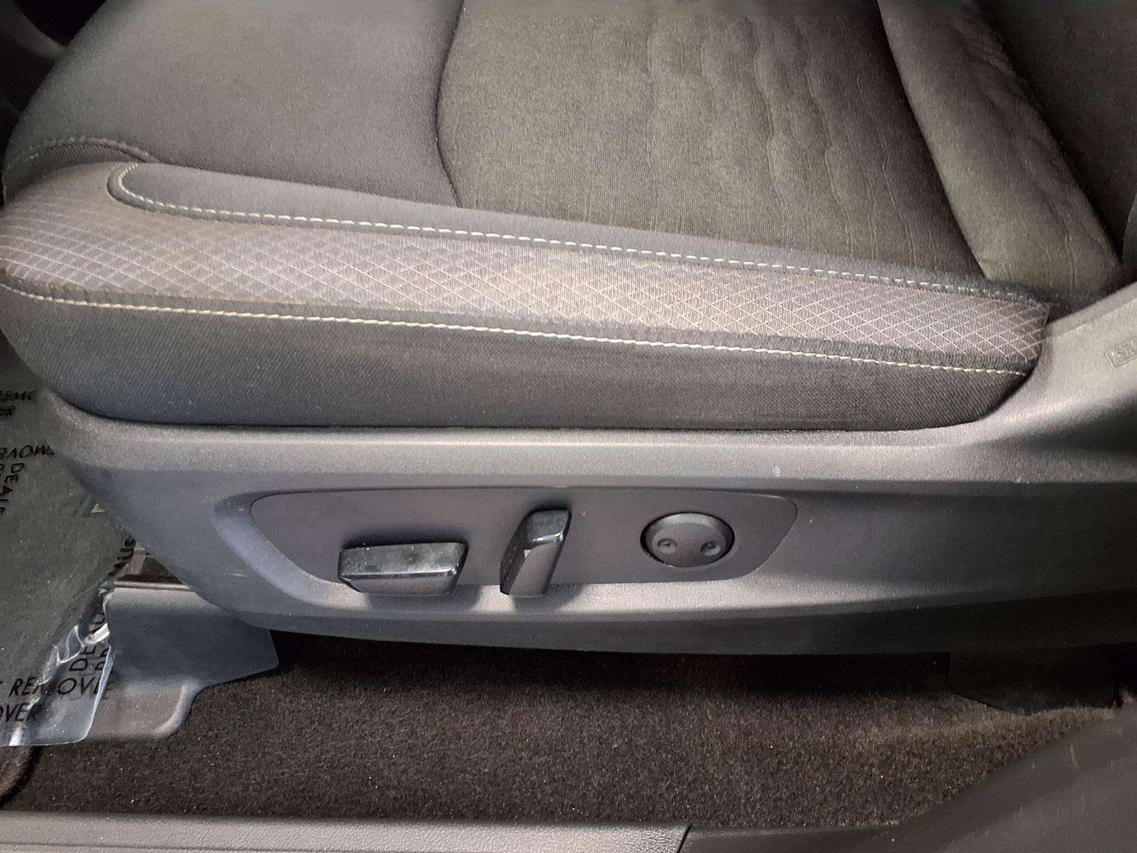 Used 2025 Nissan Pathfinder SV AWD/4WD image 21