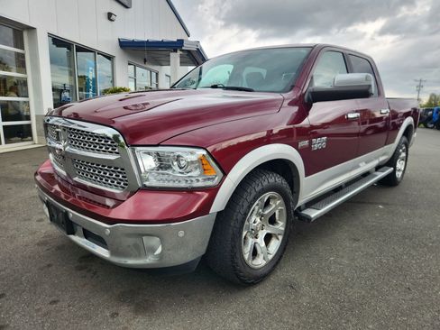 Used 2017 RAM 1500 Laramie w/ Convenience Group AWD/4WD image 5