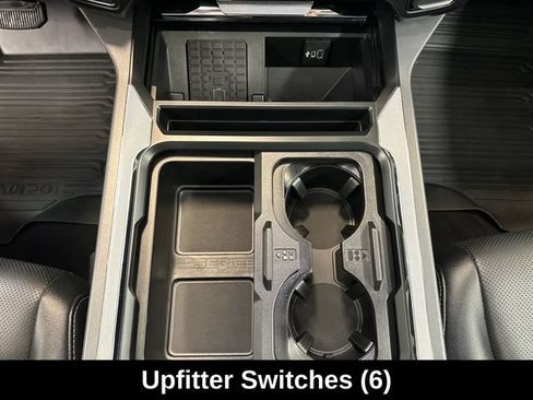 Used 2024 Ford F350 Lariat w/ Lariat Ultimate Package AWD/4WD image 32