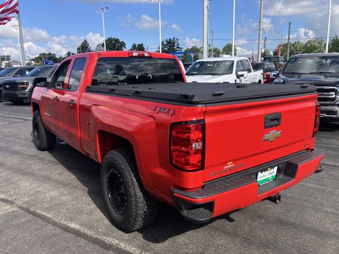 Used 2019 Chevrolet Silverado 1500 Custom w/ Custom Convenience Package AWD/4WD image 5