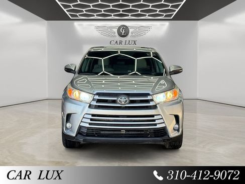 Used 2019 Toyota Highlander XLE FWD image 8