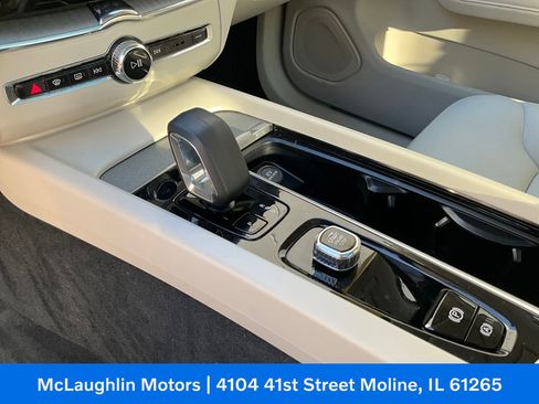 Certified 2023 Volvo XC60 B5 Plus AWD/4WD image 27