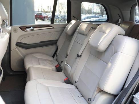 Used 2016 Mercedes-Benz GL 450 4MATIC image 35