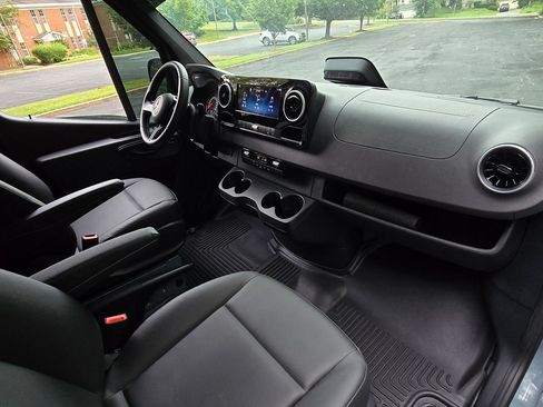 Used 2026 Mercedes-Benz Sprinter 2500 image 17
